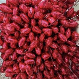 50 фольгированных красных сердец на потолок