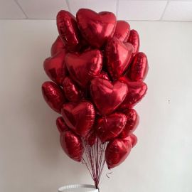 Связка из 30 красных сердец