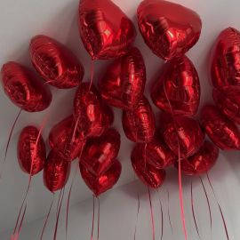 20 красных сердец на потолок