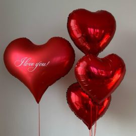 Сердце с надписью и 3 шара сердца